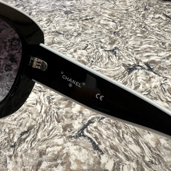NWT Chanel Black and White Acetate Sunglasses - Picture 6 of 9